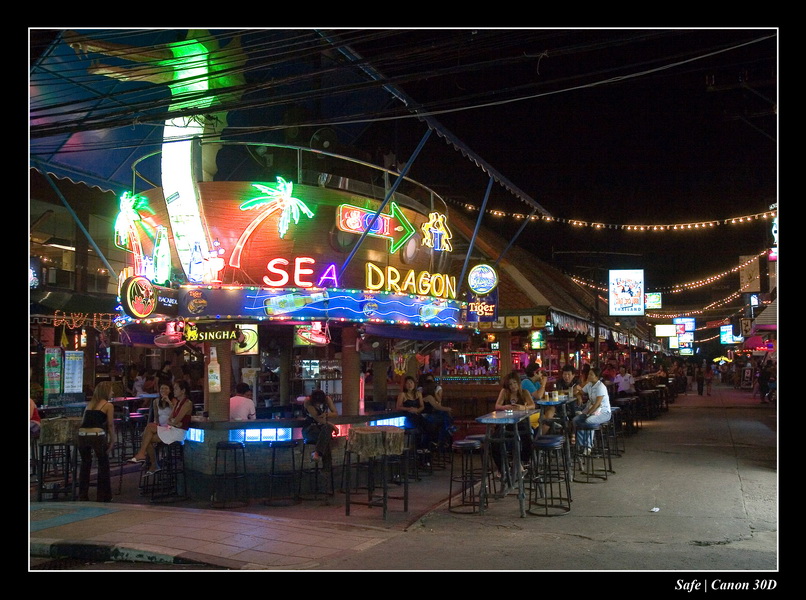 2006 - 07 - Phuket - Bangla la nuit 02